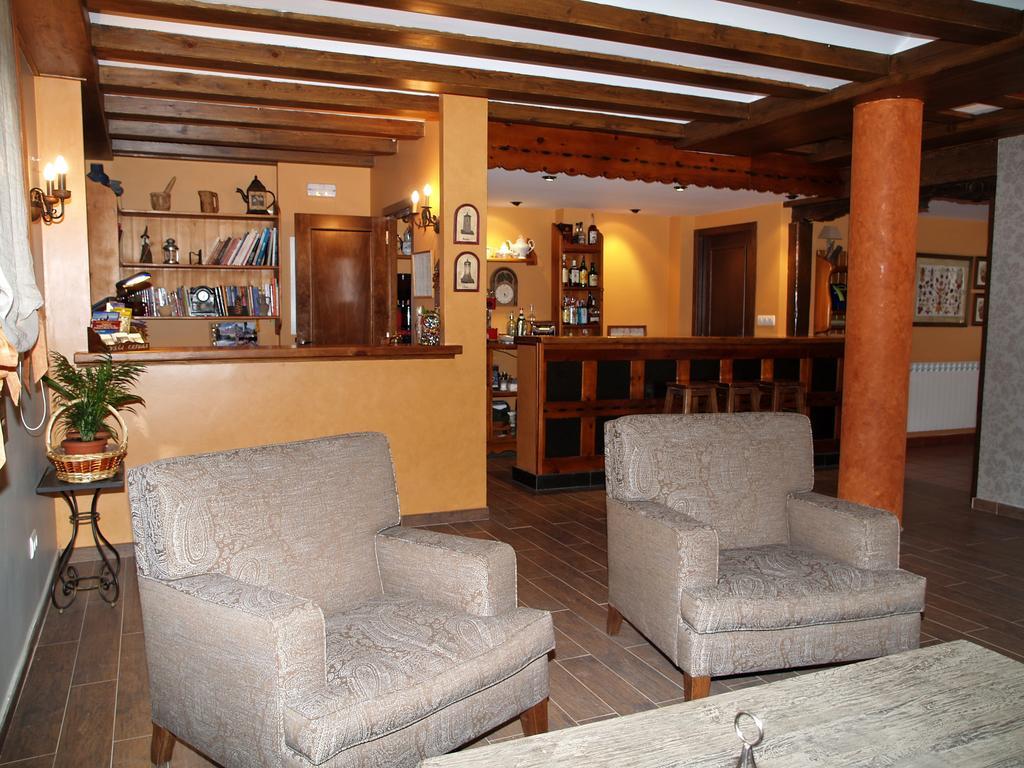 Hotel Vina Olivan Sarvisé Exteriör bild